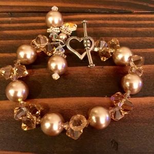 Stunning bracelet with heart clasp
